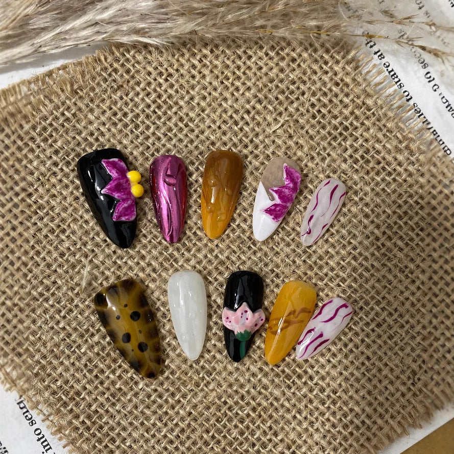 Three-dimensional Carved White High-grade Mid-length Manicure Wear Nail