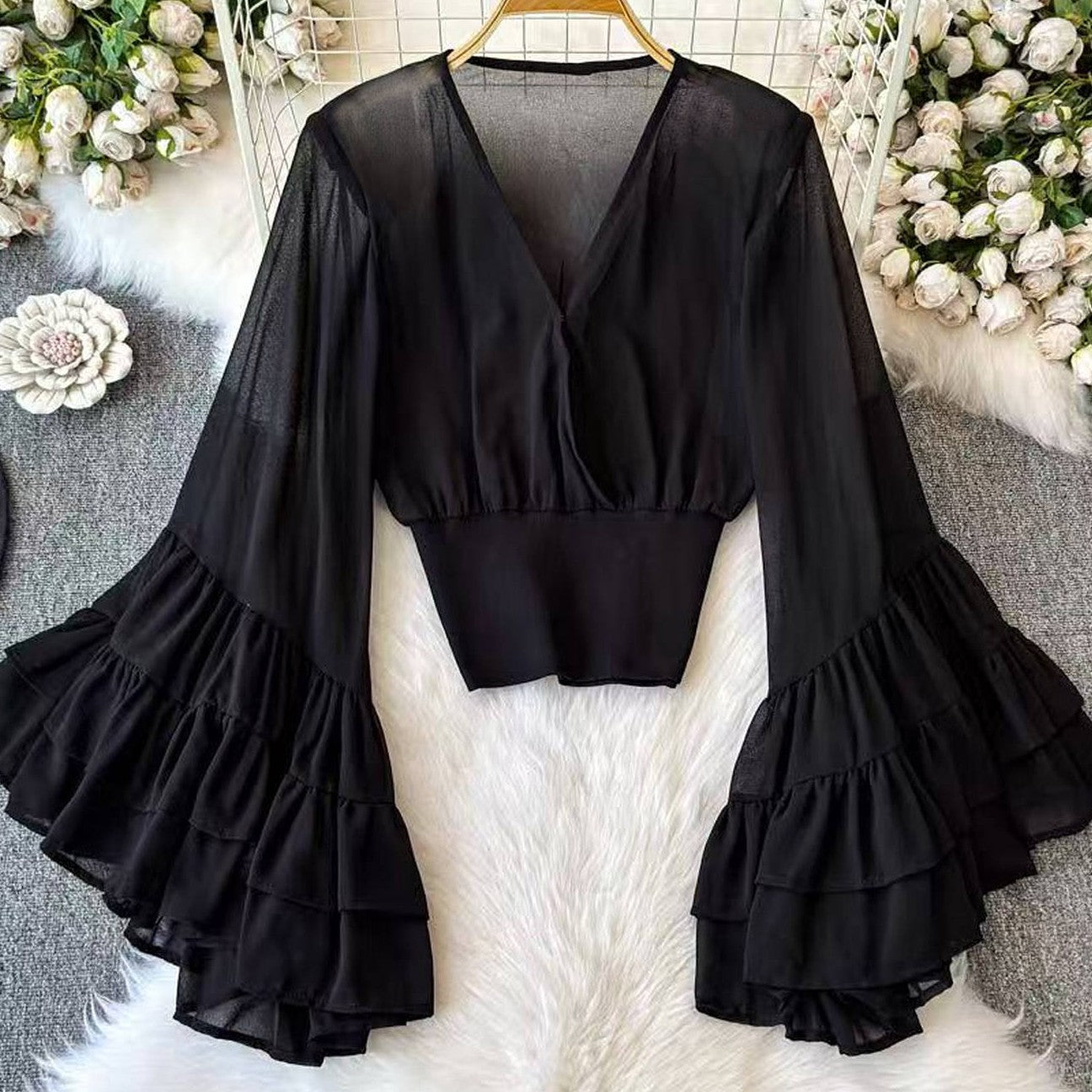 Ultra-girly Deep V-neck Figure-flattering Flared Sleeves